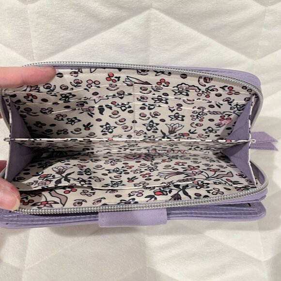 Vera Bradley Performance Twill Turnlock Wallet Lavender Sky - Picture 3 of 3